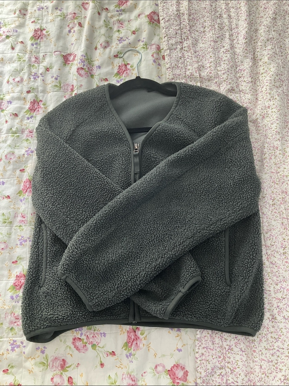 Uniqlo Dark olive fleece zip up cardigan